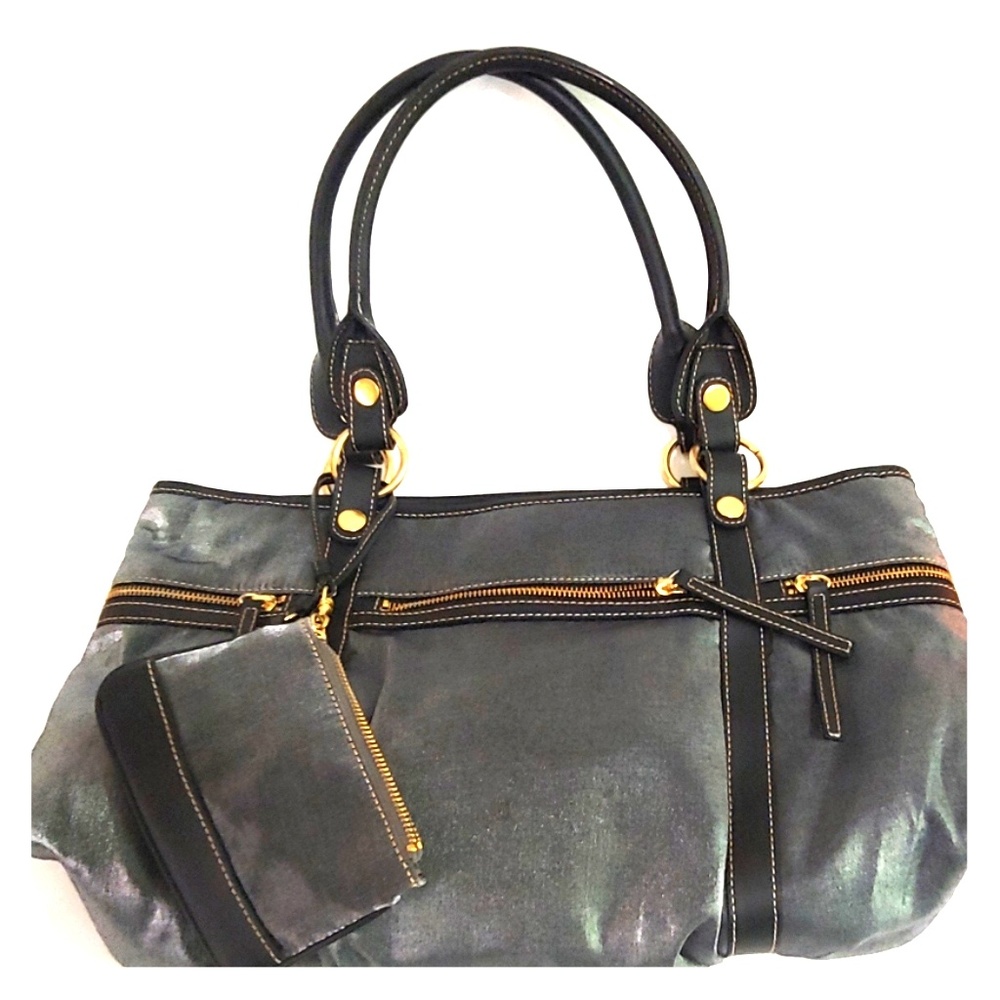 A Carlisle purse